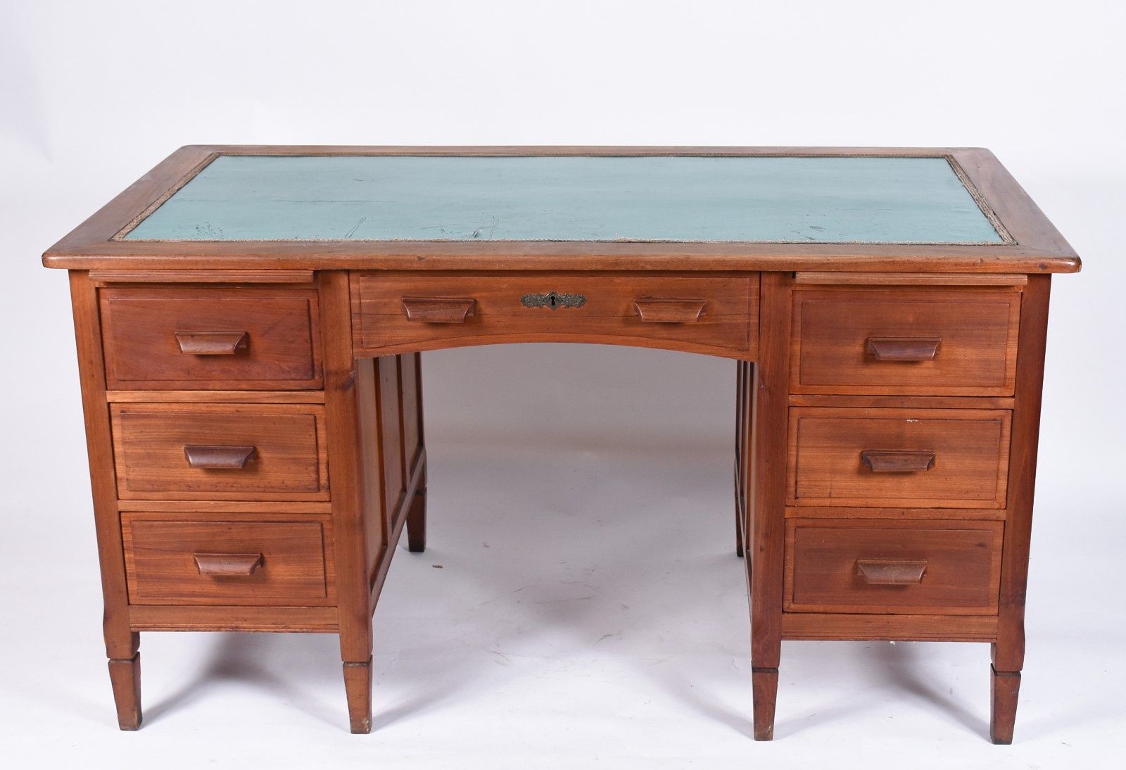 Mesa de escritório de madeira nobre, tampo retangular e tres fileiras... - foto 2 de 10