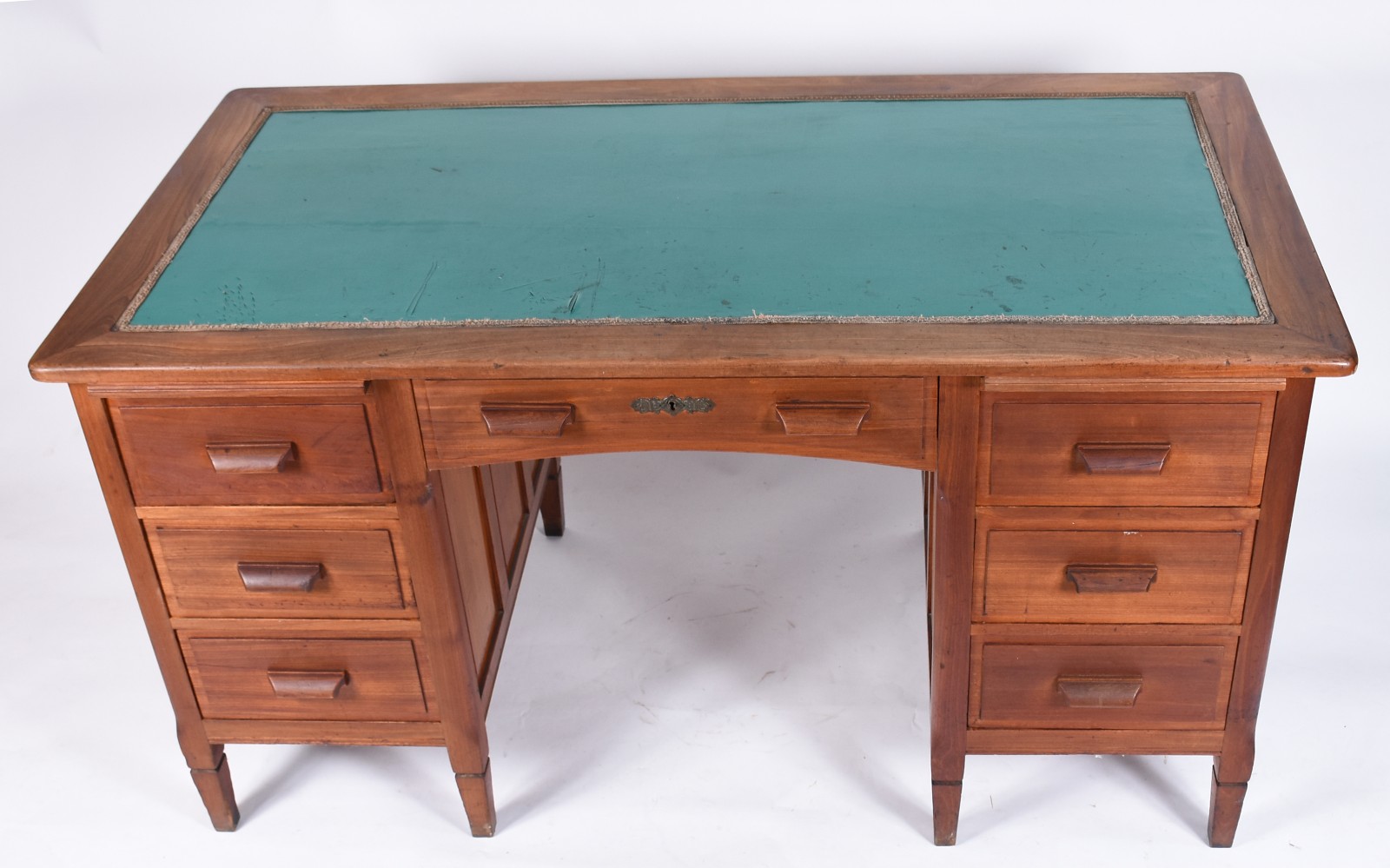 Mesa de escritório de madeira nobre, tampo retangular e tres fileiras... - foto 3 de 10