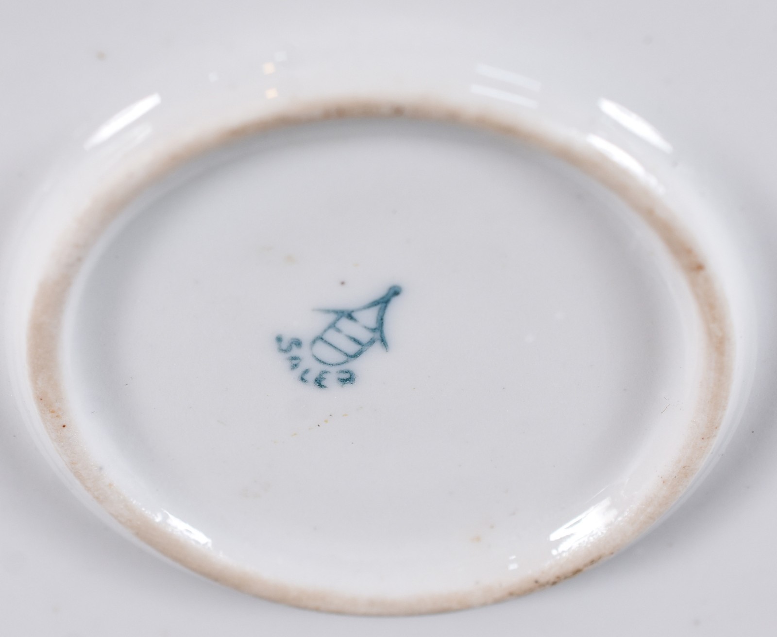 Três potes de porcelana Saler na cor branca decorados com motivos... - foto 5 de 5