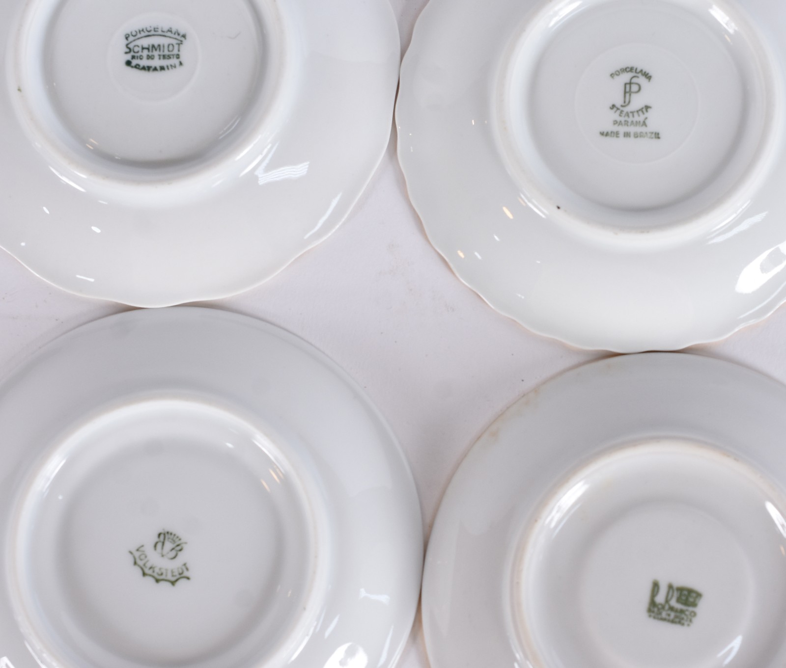 Conjunto com 19 xícaras para chá e café com seus respectivos pires... - foto 4 de 6