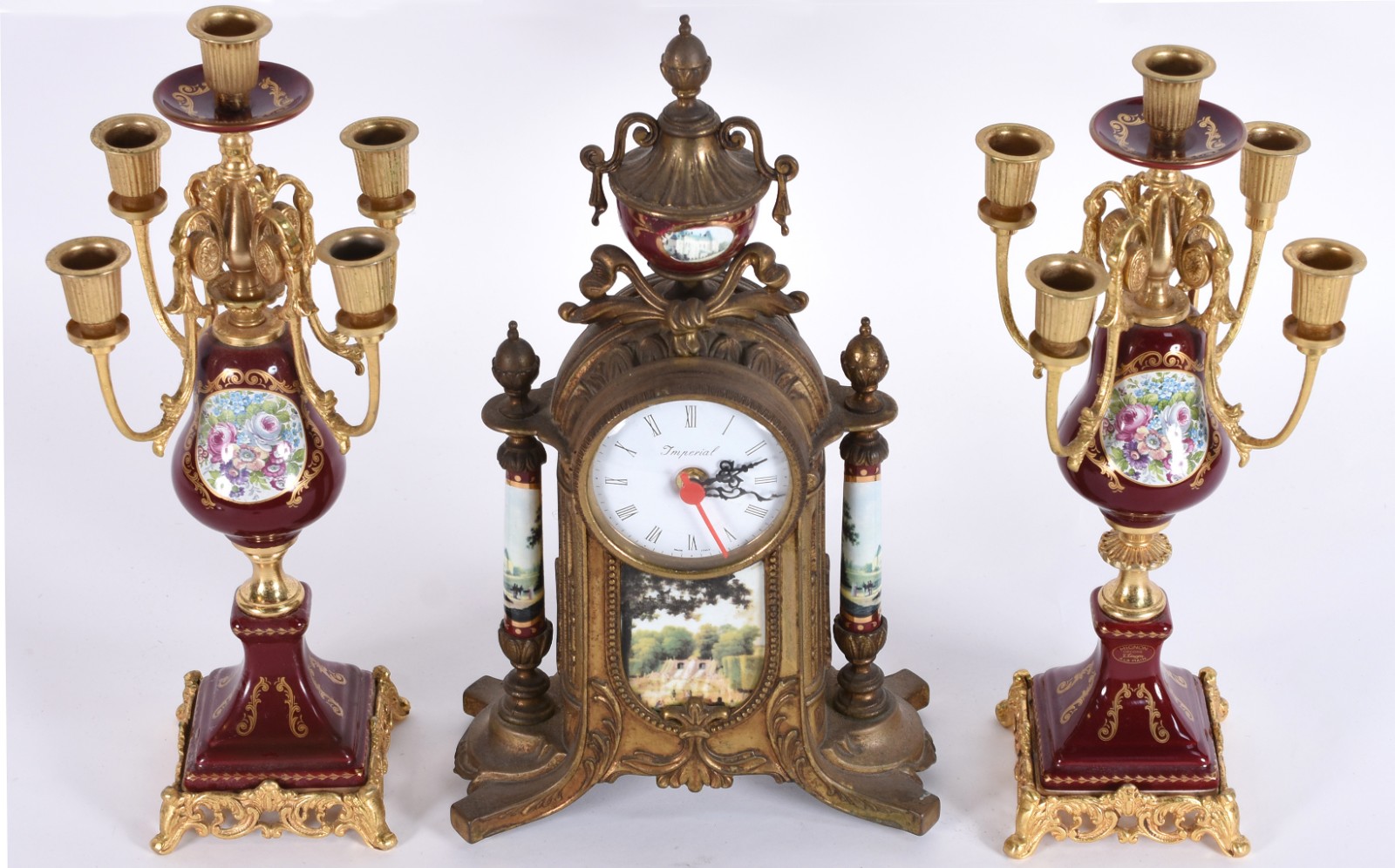 Terno de metal dourado com relógio á pilha e par de candelabros de... - foto 2 de 5