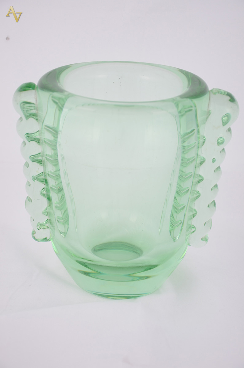 DAUM NANCY - Vaso Art Deco em cristal na cor verde, pegas laterais em...