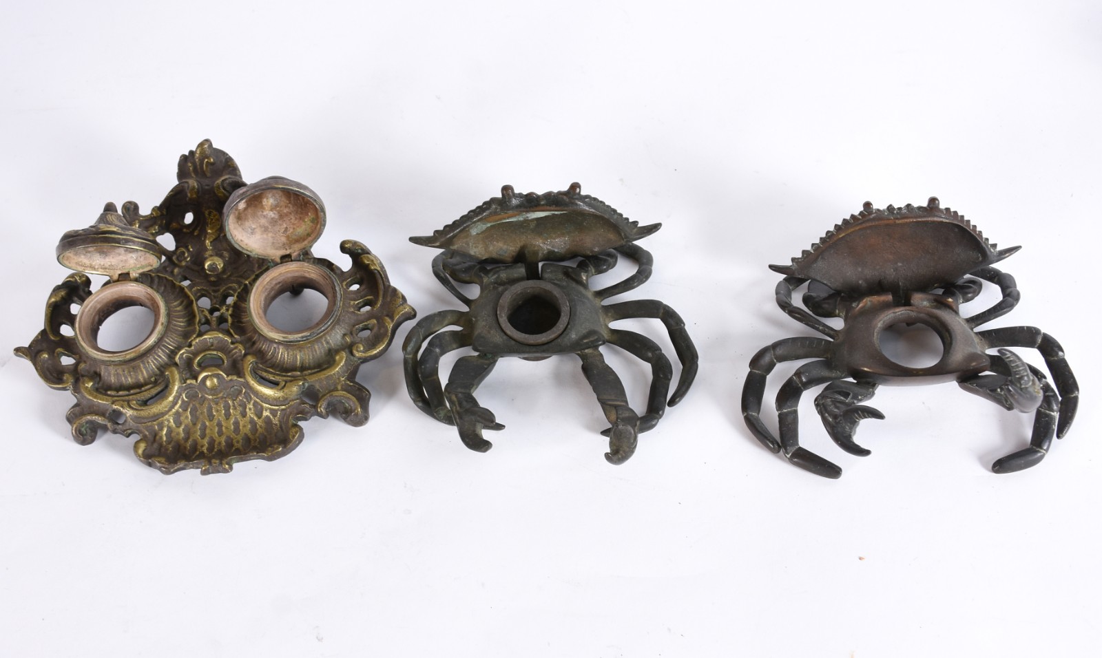 Diversas peças, sendo: samovar de metal prateado, 3 antigos ferros de... - foto 5 de 6
