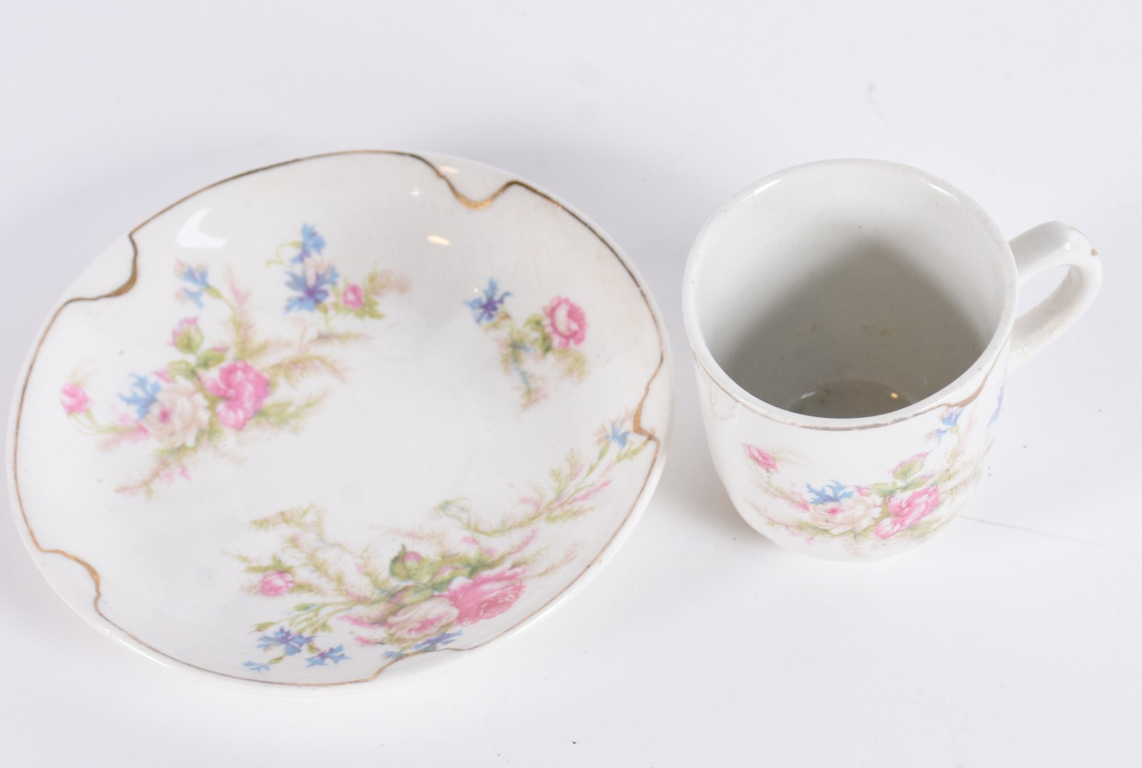 Conjunto de porcelana inglesa Johnson Bros na cor branca com flores... - foto 4 de 7
