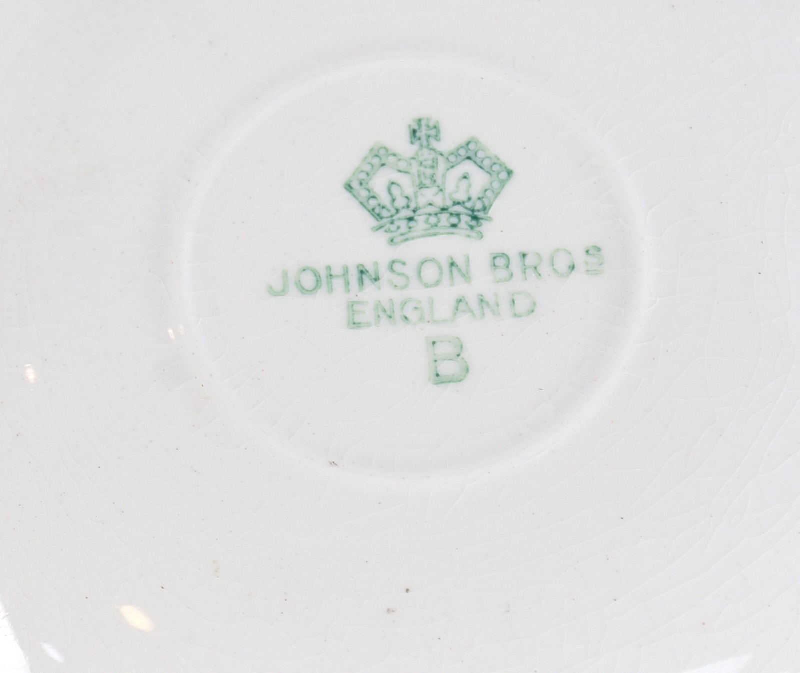 Conjunto de porcelana inglesa Johnson Bros na cor branca com flores... - foto 5 de 7