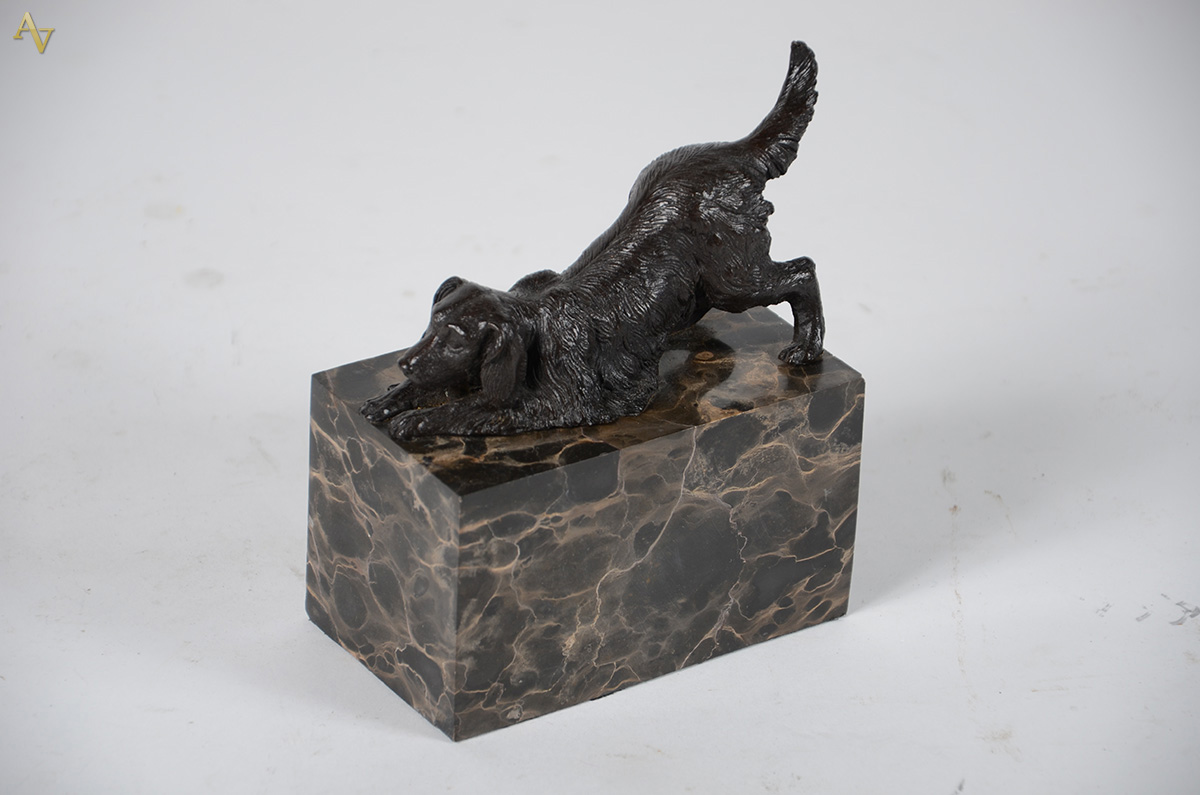 ANTOINE-LOUIS BARYE (França, 1796-1875). GOLDEN RITRIEVER ACCROUPI... - foto 1 de 3