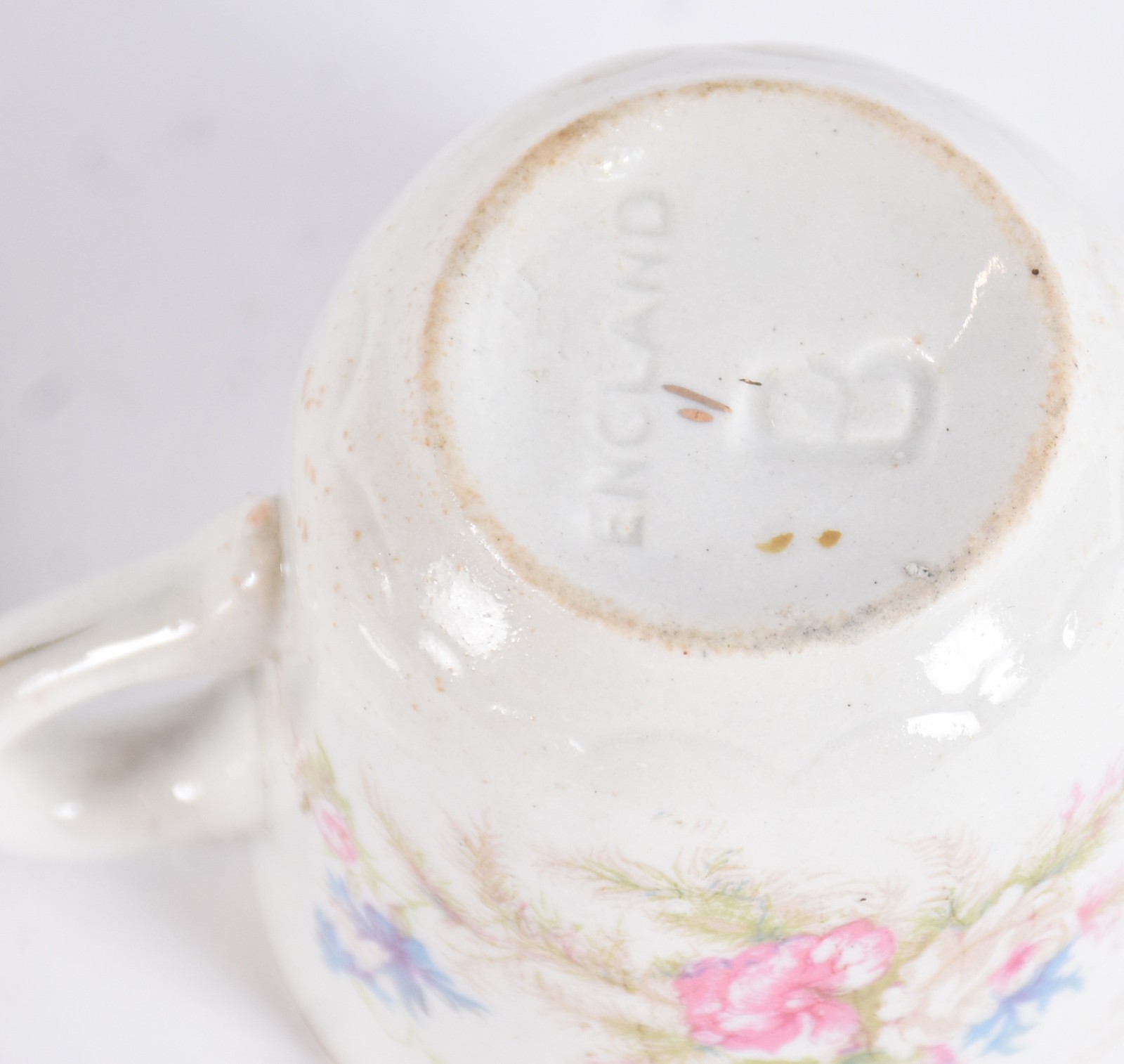 Conjunto de porcelana inglesa Johnson Bros na cor branca com flores... - foto 6 de 7