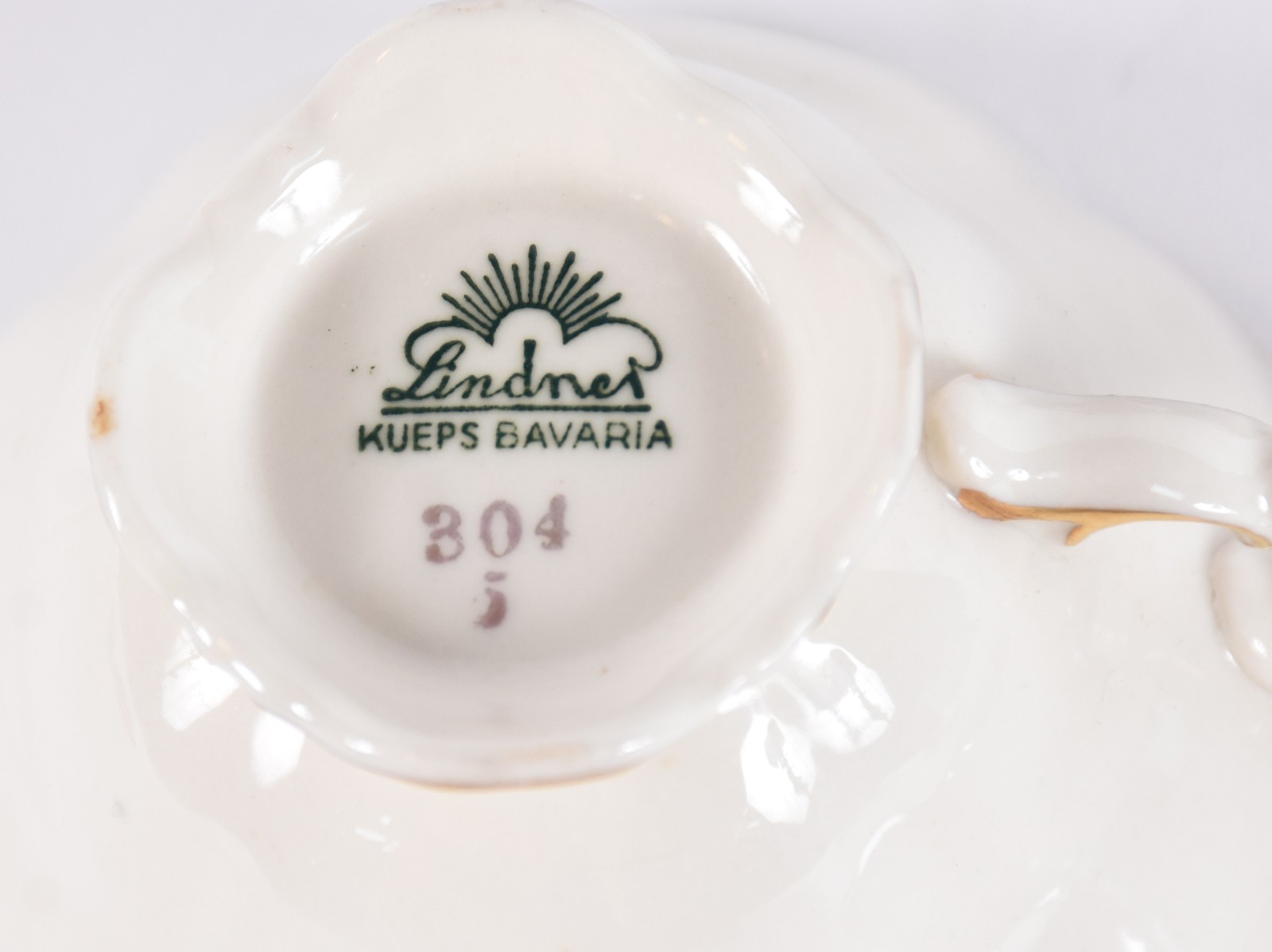 Conjunto com 16 xícaras de porcelana alemã diversas cores e... - foto 6 de 6