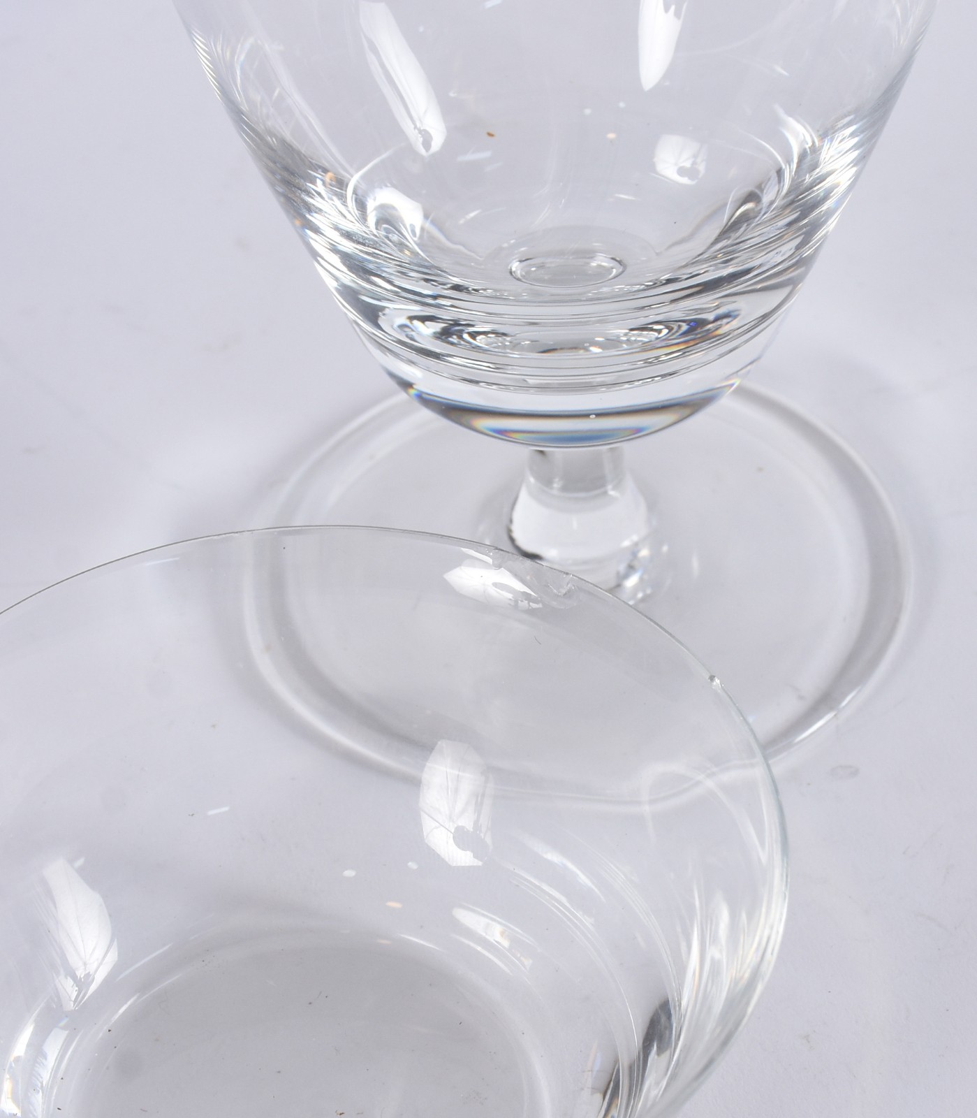 Diversas peças de cristal, sendo: 6 taças para coquetel de camarão... - foto 5 de 6