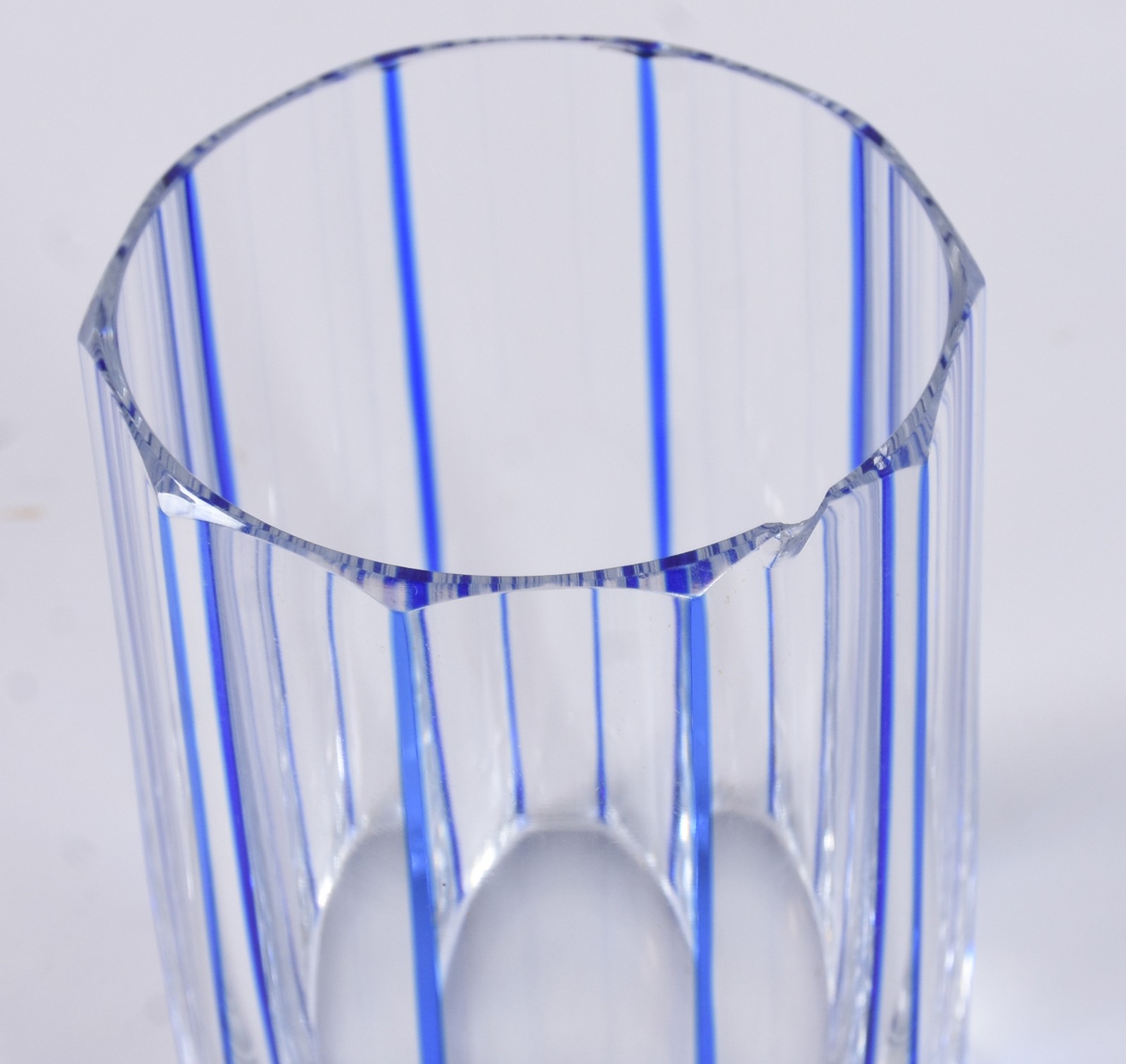 Diversas peças de cristal, sendo: 6 taças para coquetel de camarão... - foto 6 de 6