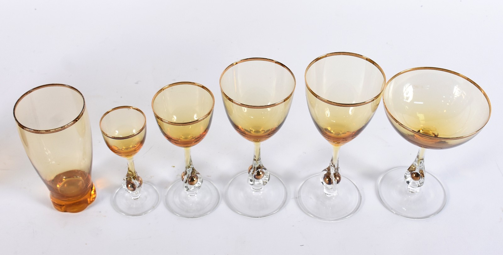 Conjunto de copos de murano, composto de: 11 para champagne, 11 para... - foto 3 de 4