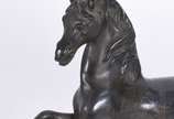Escultura de petit bronze representando cavalo,... - Escultura de petit bronze representando cavalo, base de mármore.