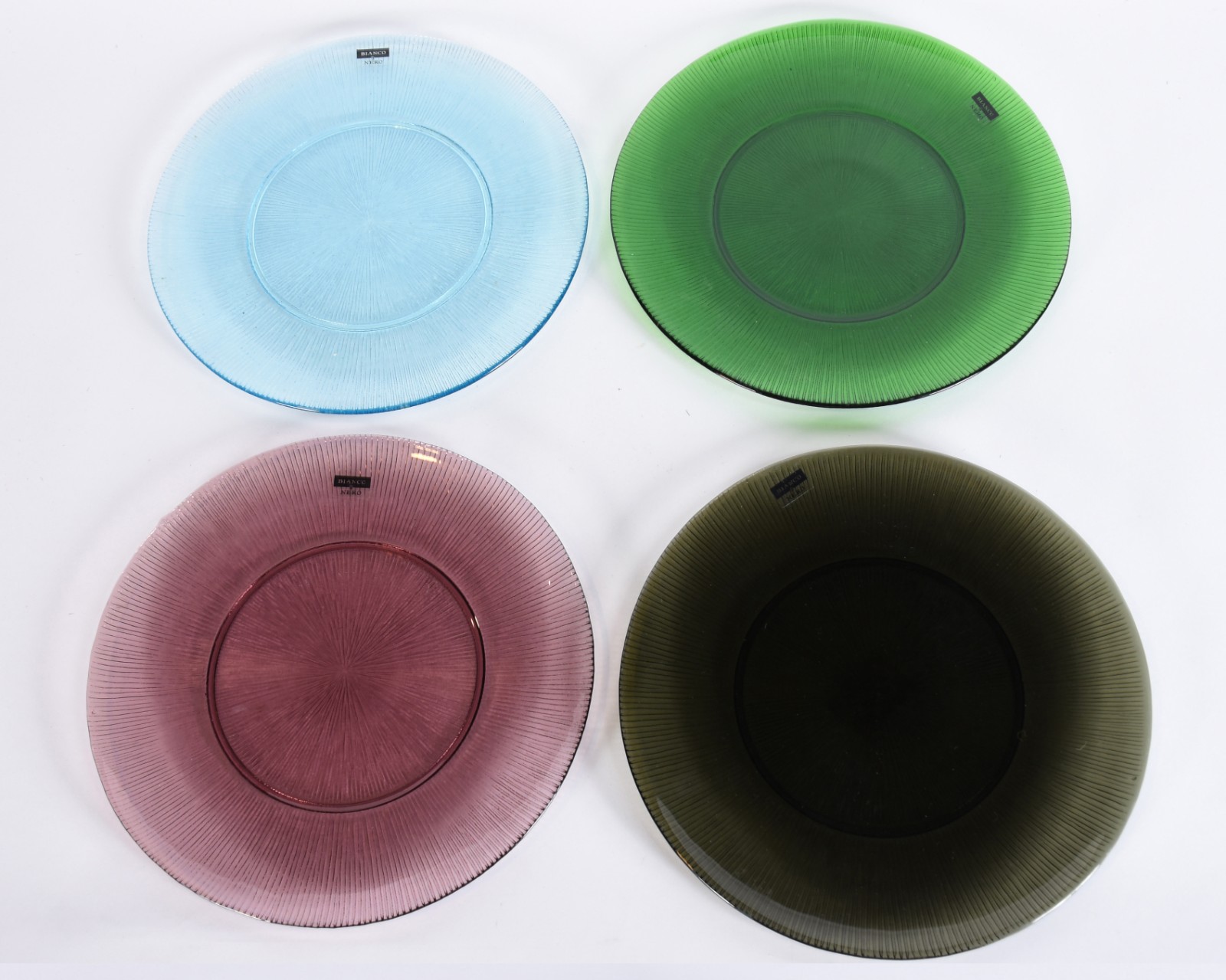 Conjunto de onze souplats de resina dourada e 4 de vidro colorido... - foto 3 de 7