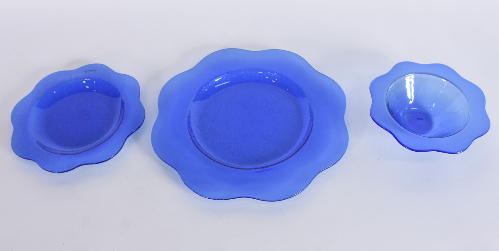 Conjunto de pratos e copos de vidro azul italiano "Laura" composto... - foto 5 de 7