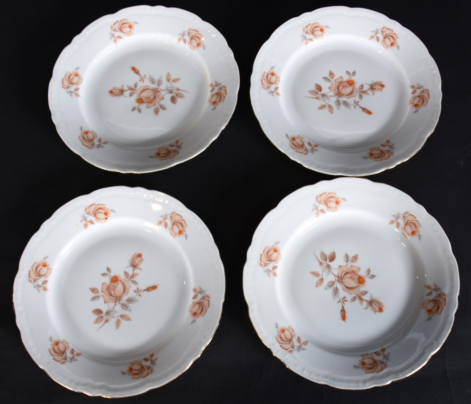 Seis pratos de sobremesa de porcelana tcheca decoração floral. - foto 3 de 3