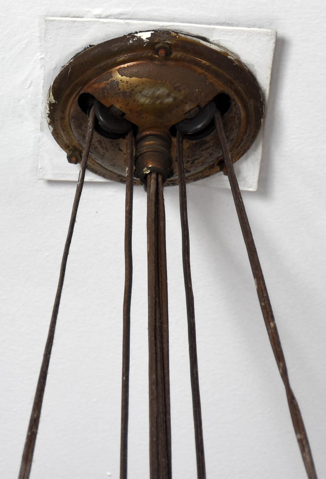 Lustre antigo com armação de metal, "saia" de tecido, altura... - foto 3 de 3