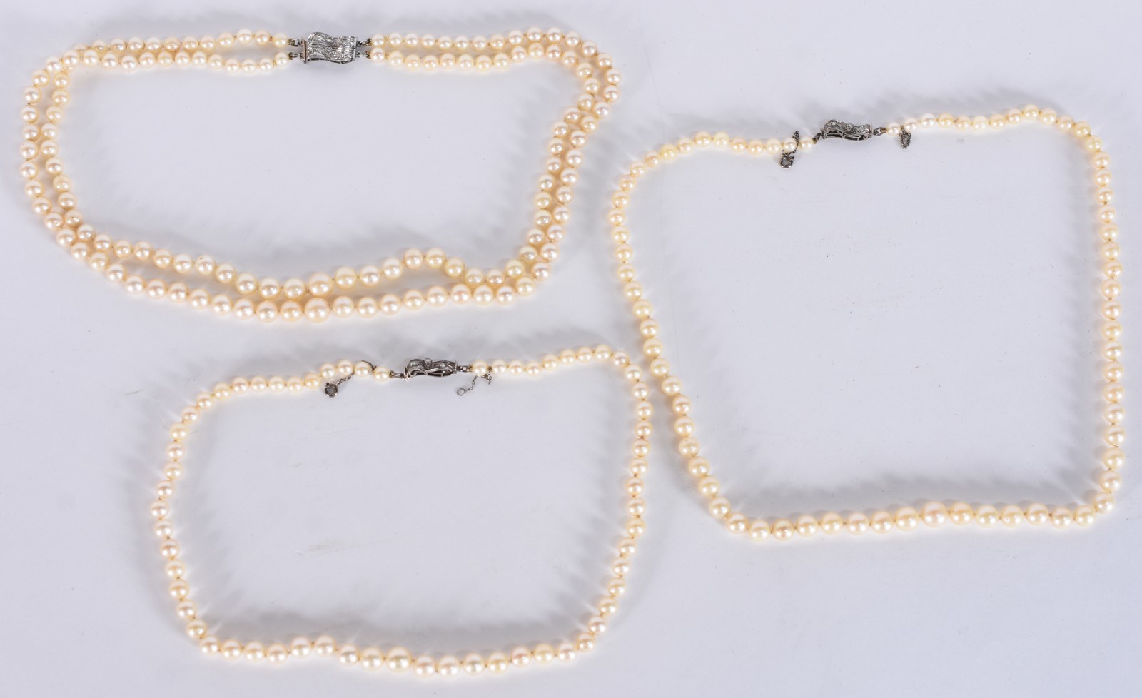 Colar de perolas com 4 voltas, fecho de ouro branco com 0.15 ct de... - foto 4 de 4