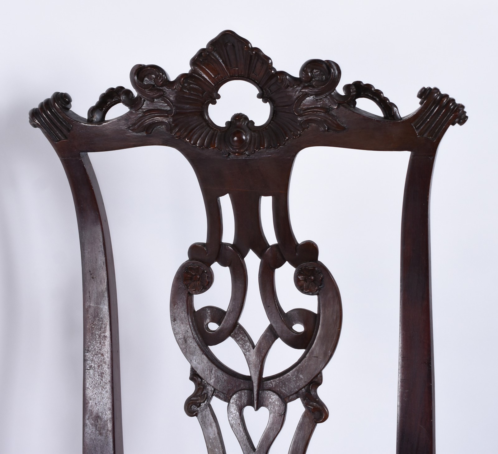 Conjunto com 12 cadeiras de madeira nobre para sala de jantar, estilo... - foto 4 de 5