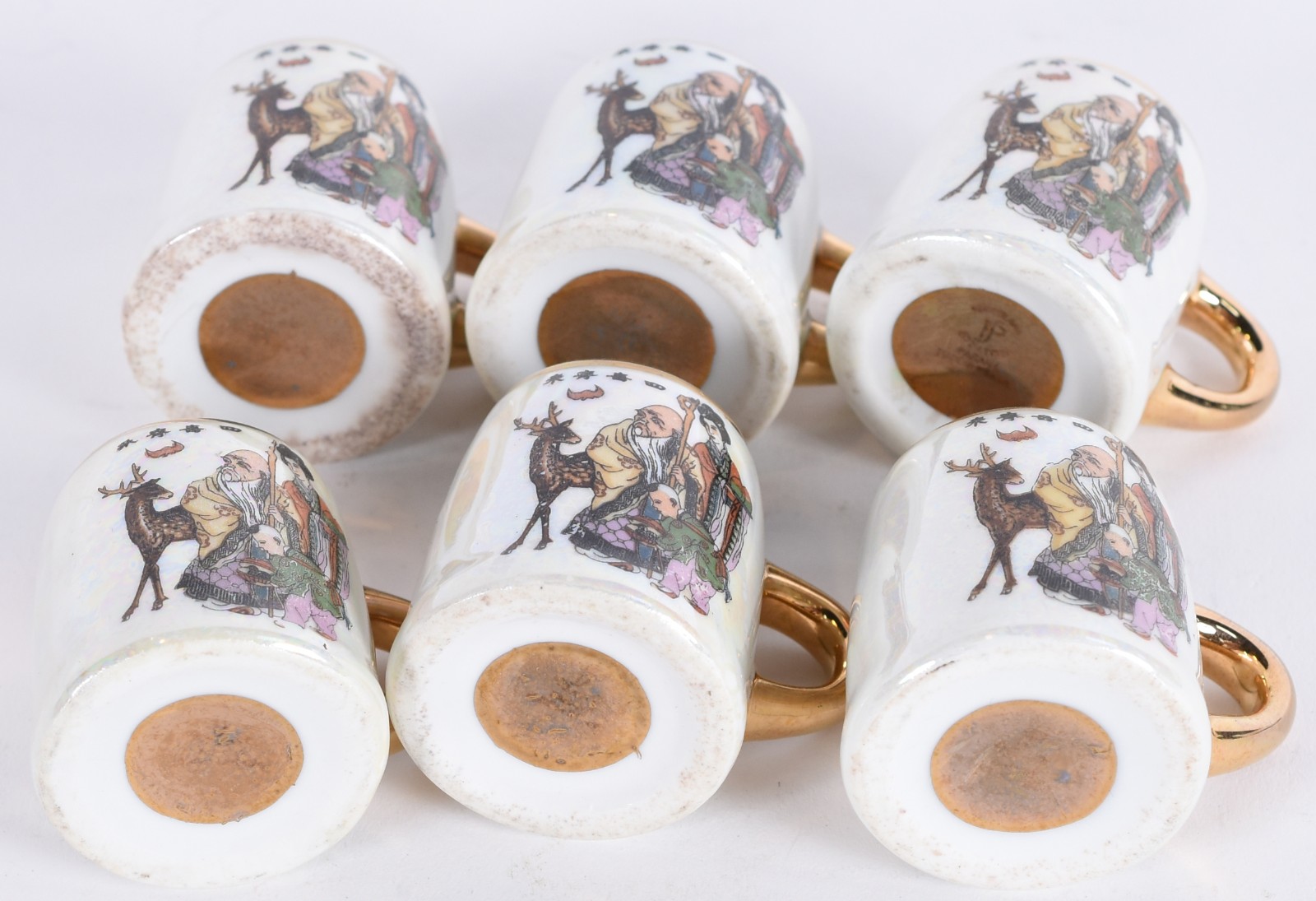 Jogo para saquê de porcelana policromada composto de 6 canequinhas e... - foto 6 de 7