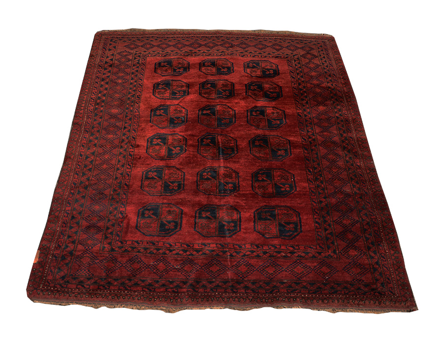 Tapete AFGHAN medindo 2,02 x 1,75 m