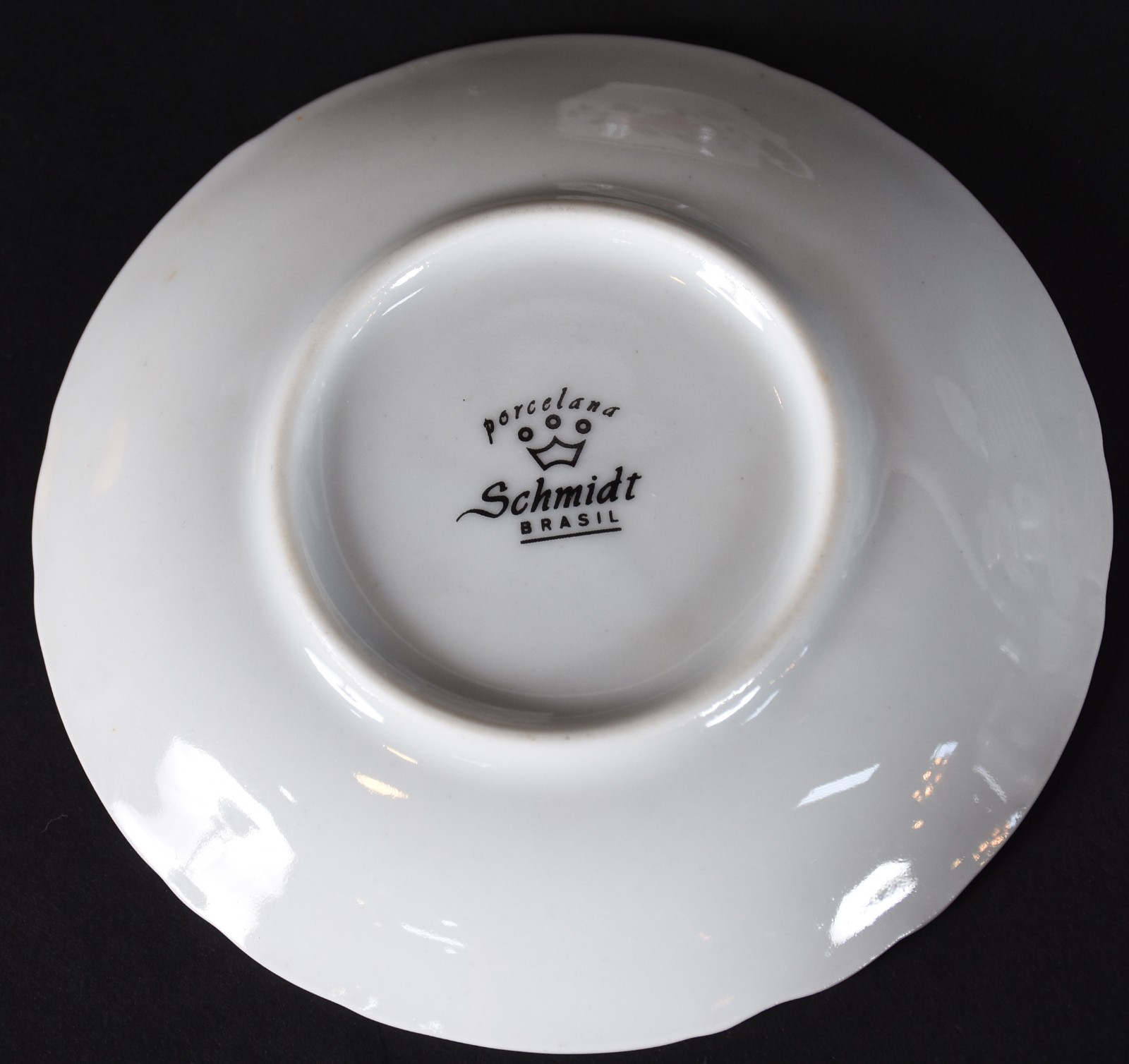 Serviço de porcelana Schmidt composto de: 24 pratos rasos (1 com fio... - foto 4 de 6