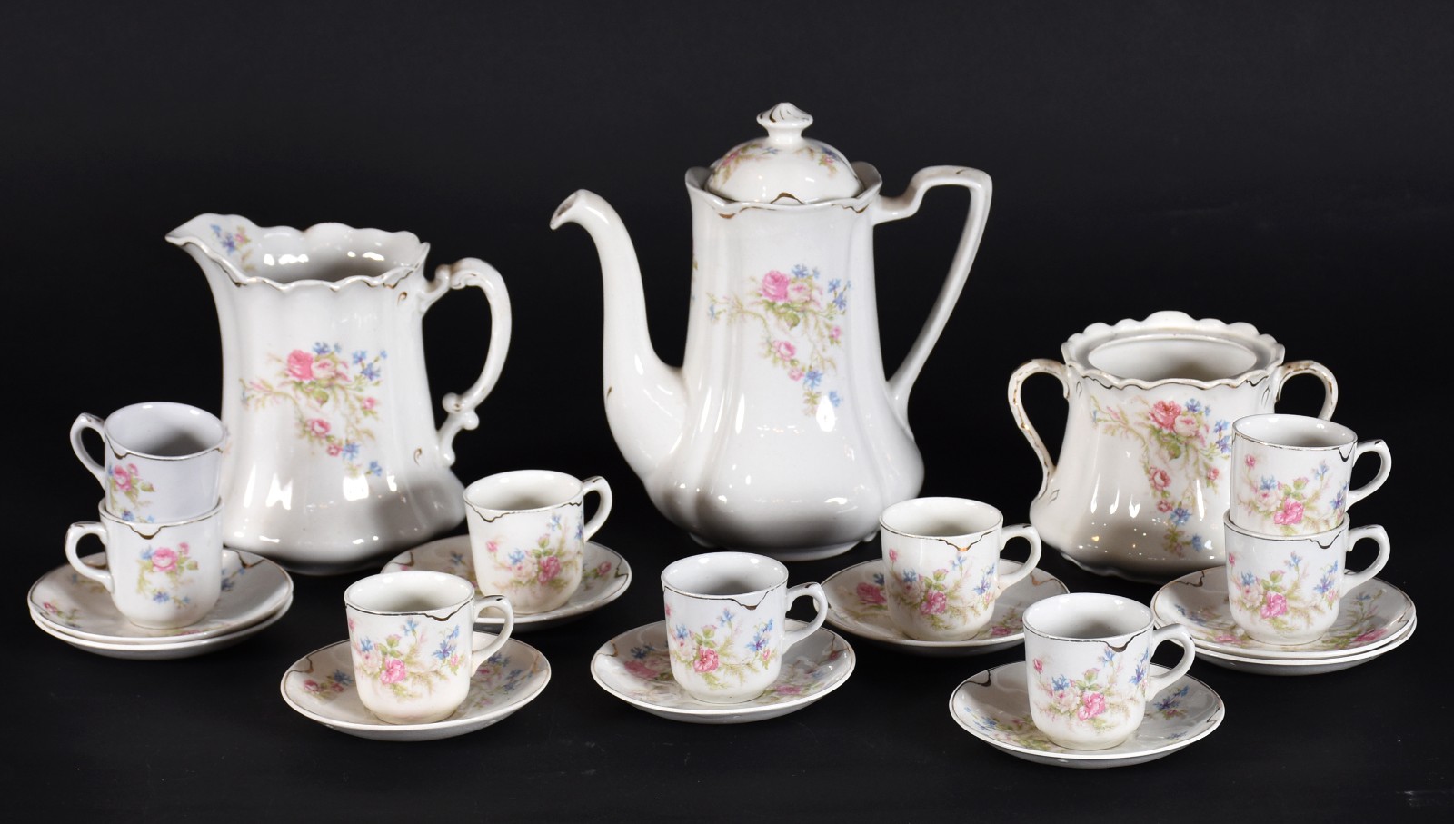 Conjunto de porcelana inglesa Johnson Bros na cor branca com flores... - foto 1 de 7