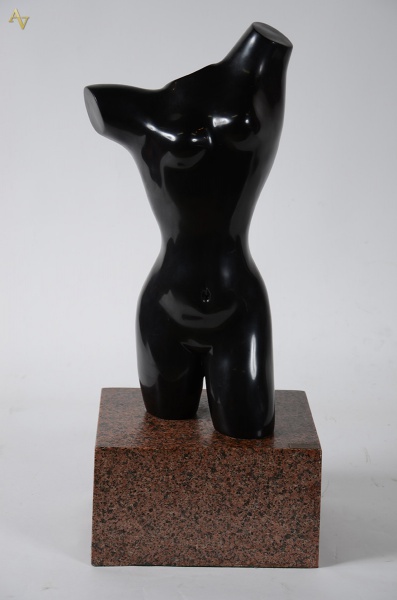 BRUNO GIORGI (1905/1993) - Escultura de mármore representando Dorso...
