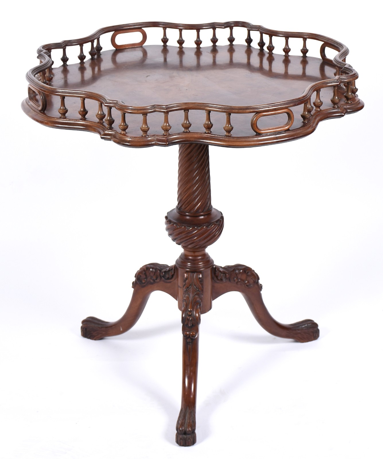 Mesa gueridon de madeira nobre, estilo ingles, tampo recortado com... - foto 1 de 6