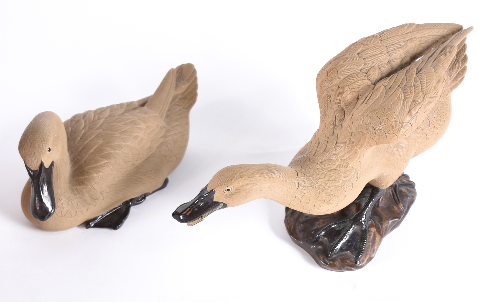 Dois patos de cerâmica oriental policromada. - foto 2 de 6