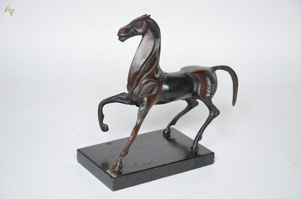 DORY BOTTERI - Escultura de bronze representando cavalo. Altura 38 cm. - foto 2 de 4