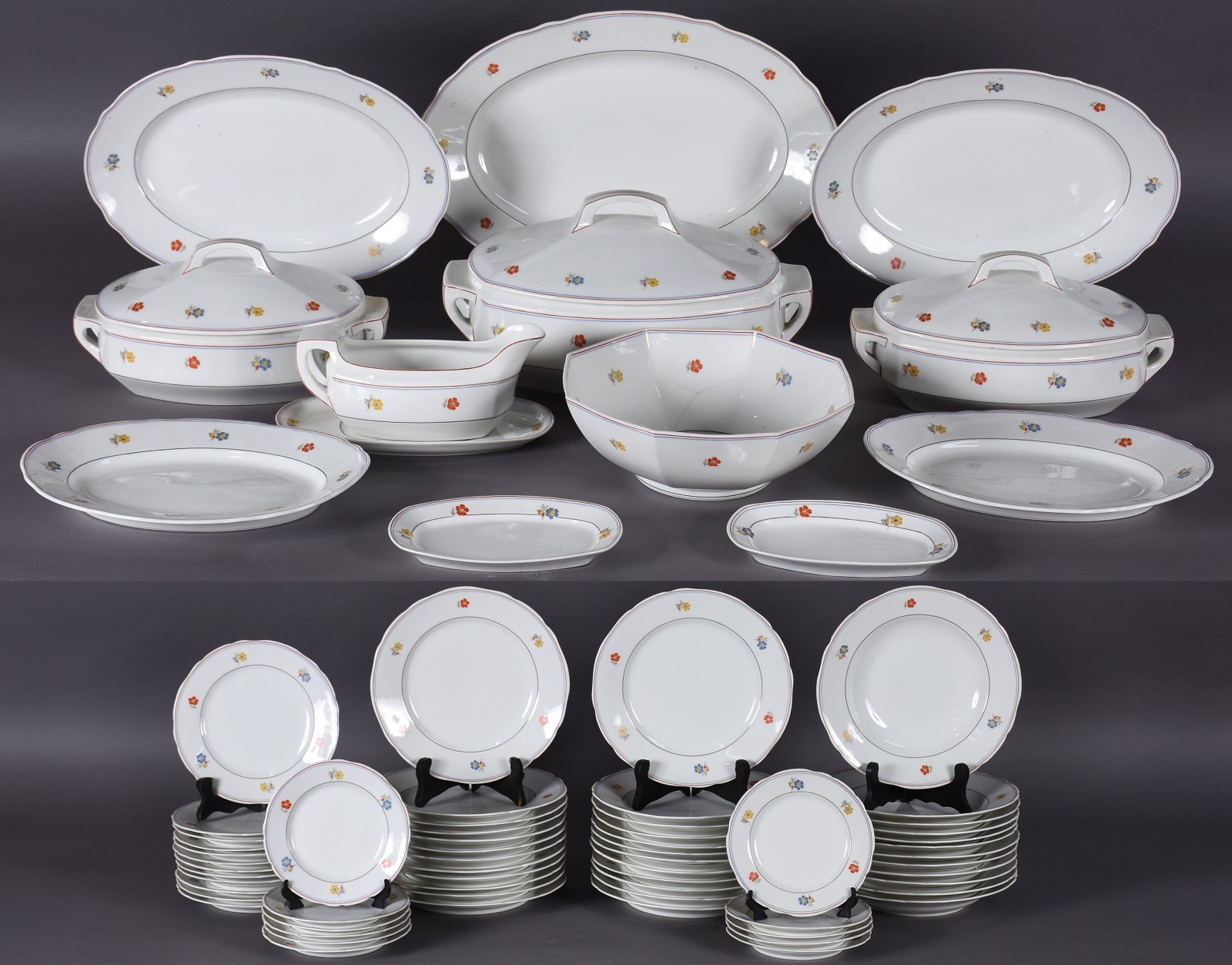 Aparelho de jantar de porcelana portuguesa COIMBRA SP, na cor branca... - foto 1 de 6