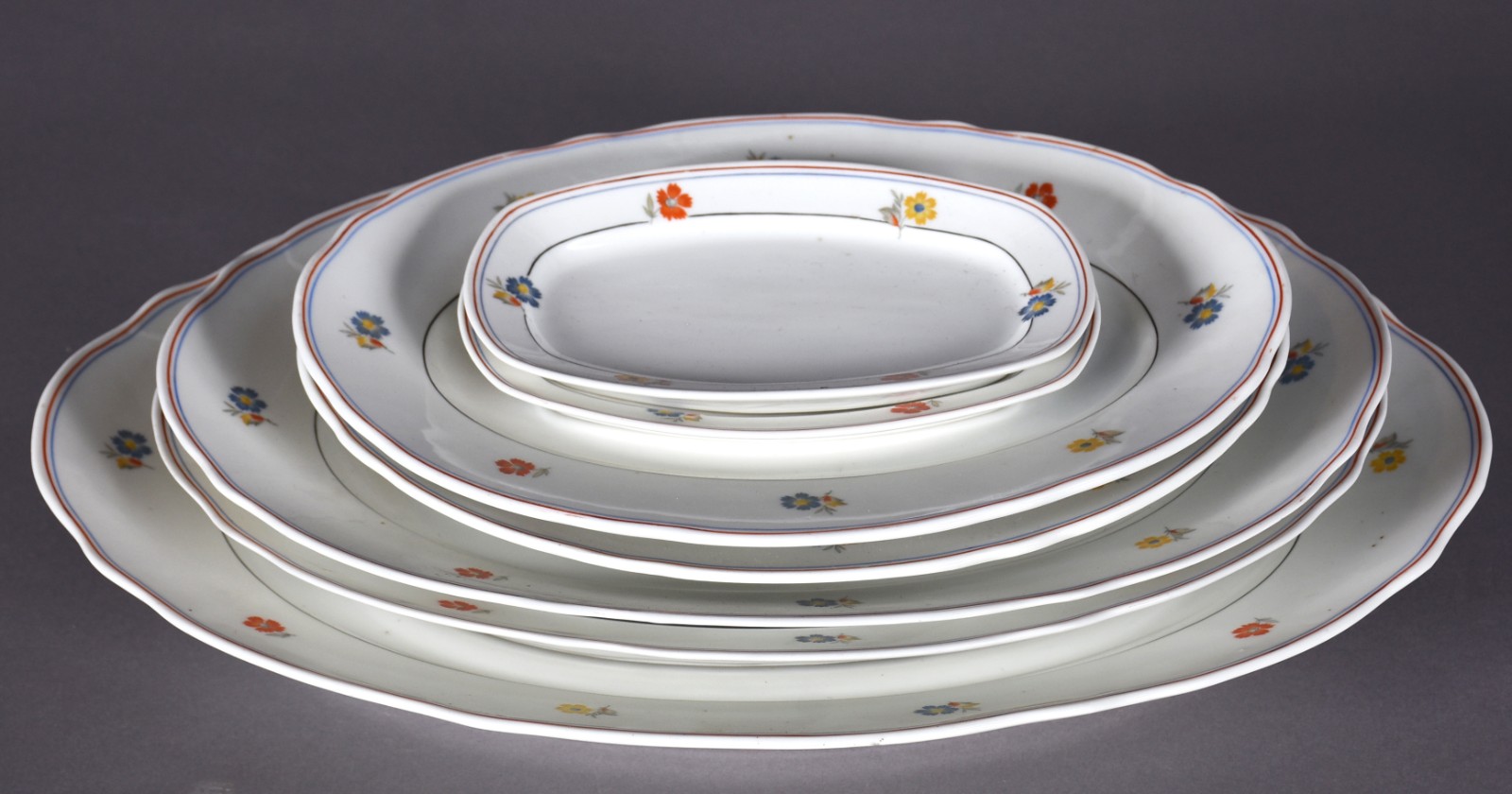 Aparelho de jantar de porcelana portuguesa COIMBRA SP, na cor branca... - foto 2 de 6