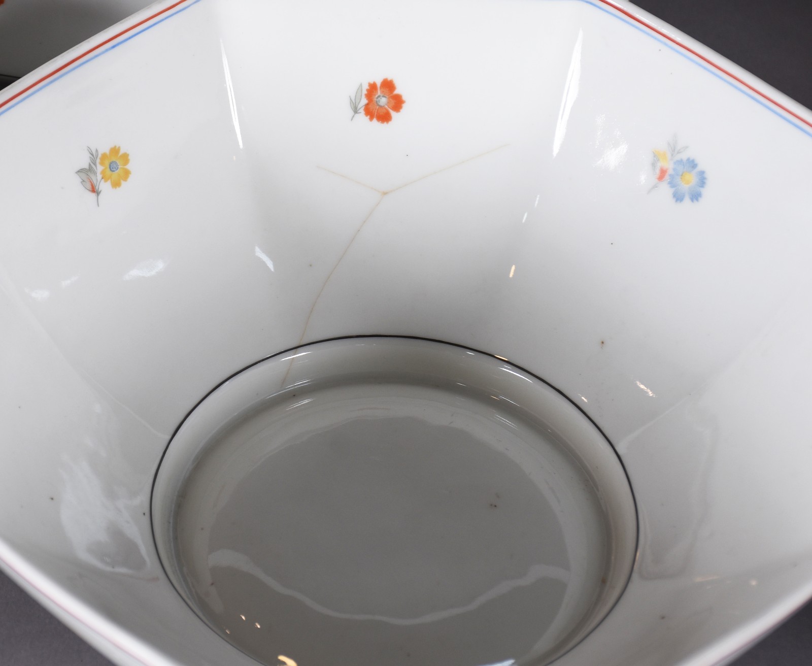 Aparelho de jantar de porcelana portuguesa COIMBRA SP, na cor branca... - foto 3 de 6