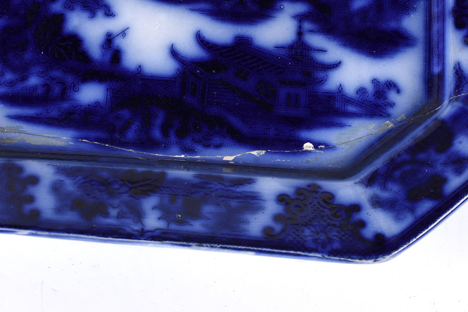 Travessa de porcelana azul borrão, feitio oitavado, Ironstore Shangai... - foto 3 de 7