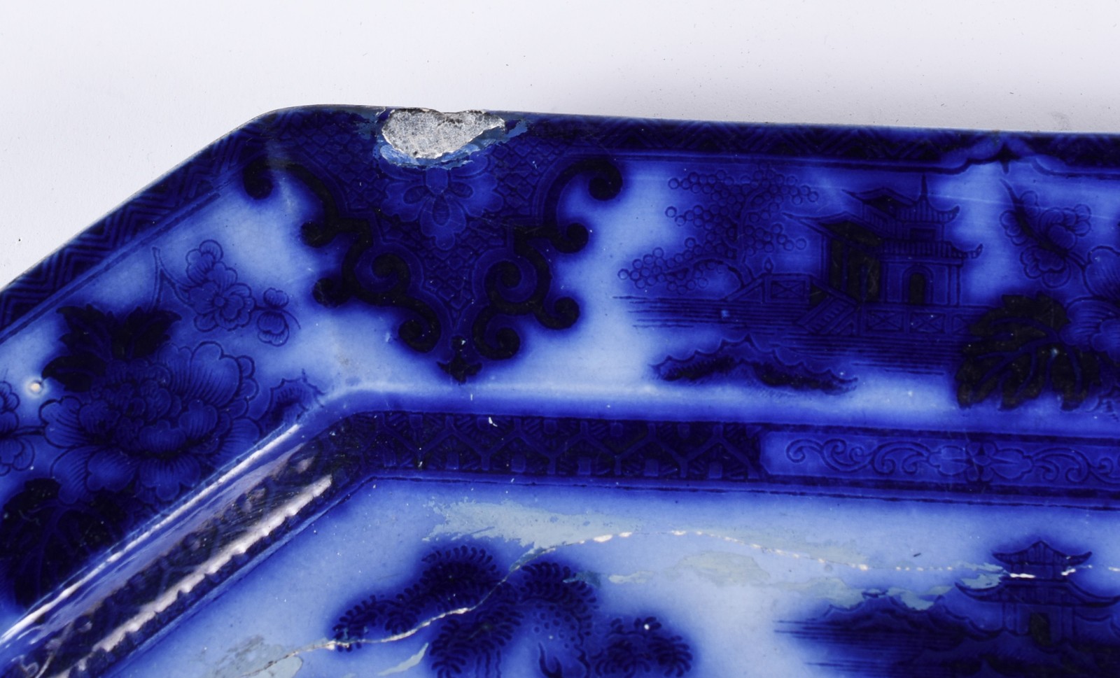Travessa de porcelana azul borrão, feitio oitavado, Ironstore Shangai... - foto 4 de 7