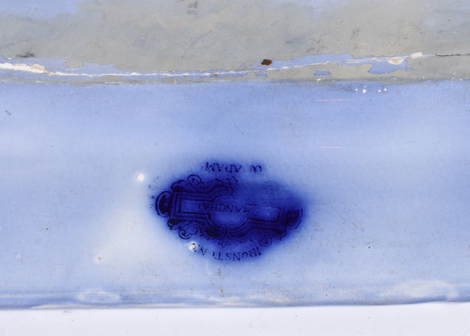 Travessa de porcelana azul borrão, feitio oitavado, Ironstore Shangai... - foto 6 de 7