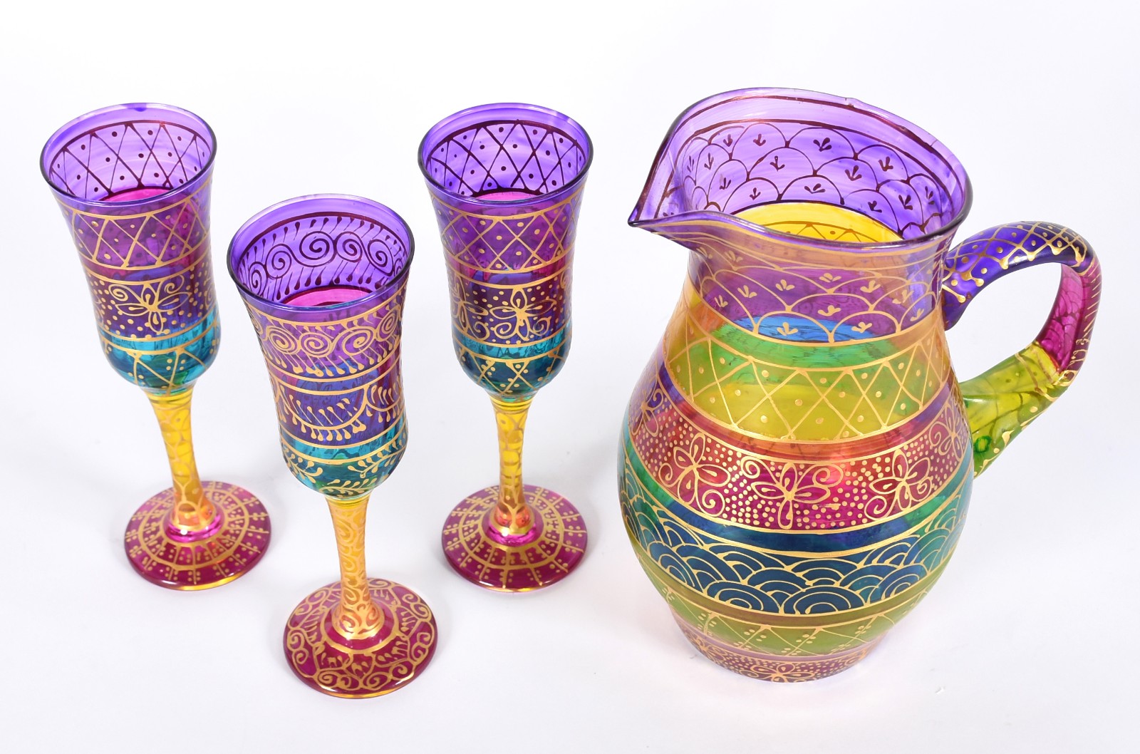 Conjunto para água composto de jarra e três cálices de vidro pintado... - foto 2 de 4