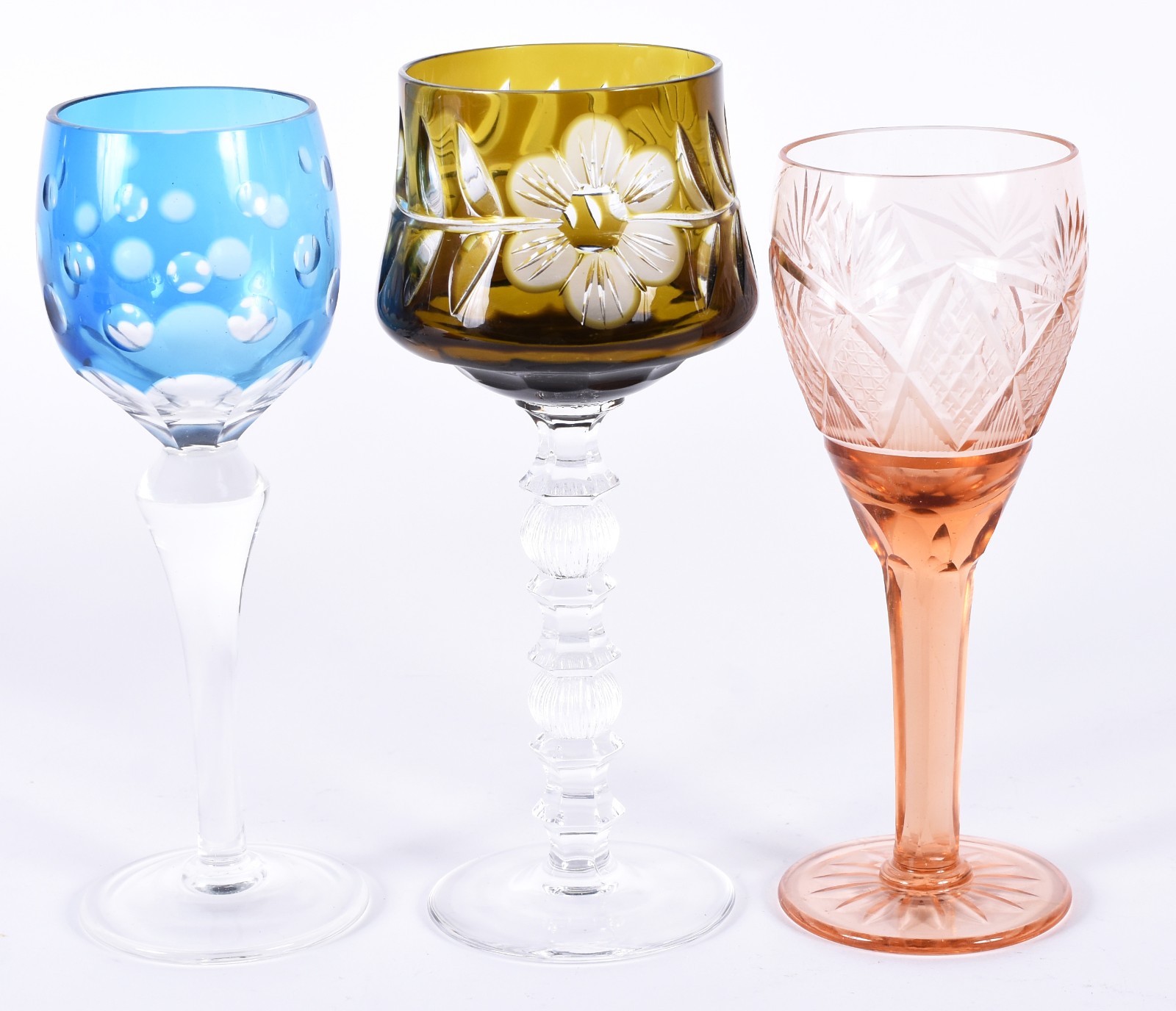 Cinco cálices para vinho de pé alto em cristal de diversas cores e... - foto 3 de 3