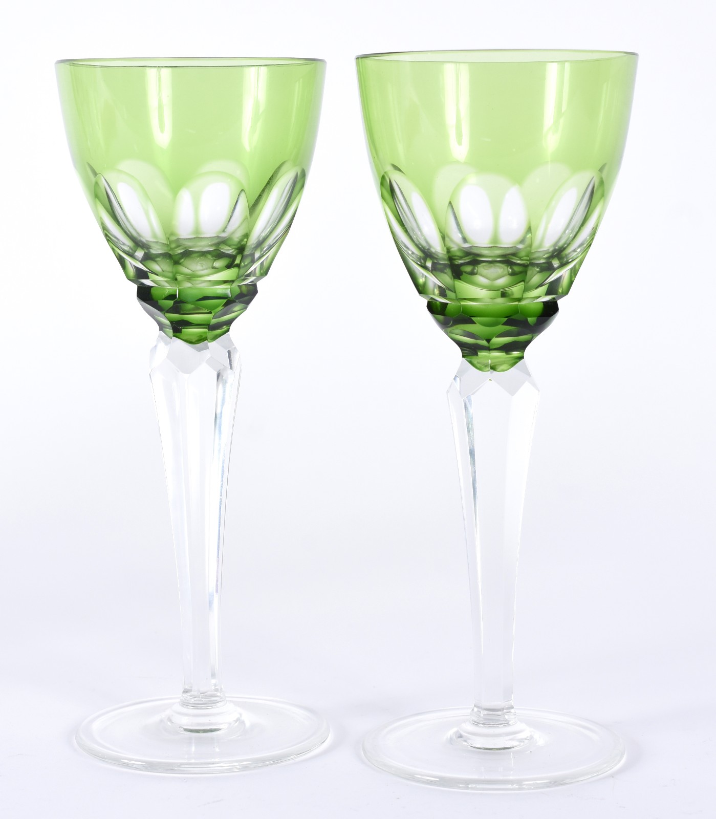 Conjunto com 6 cálices para vinho de cristal doublé verde facetados. - foto 3 de 3