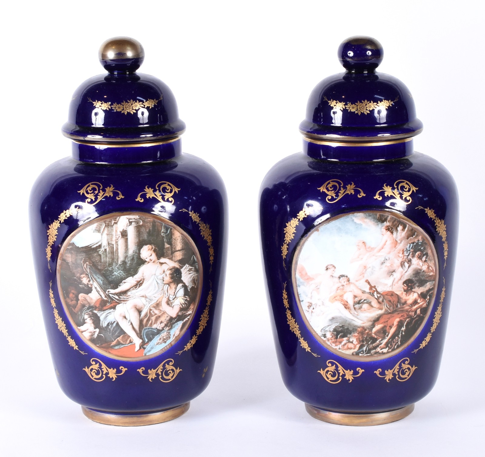 Par de potiches italianos de porcelana azul cobalto, medalhões em... - foto 1 de 6