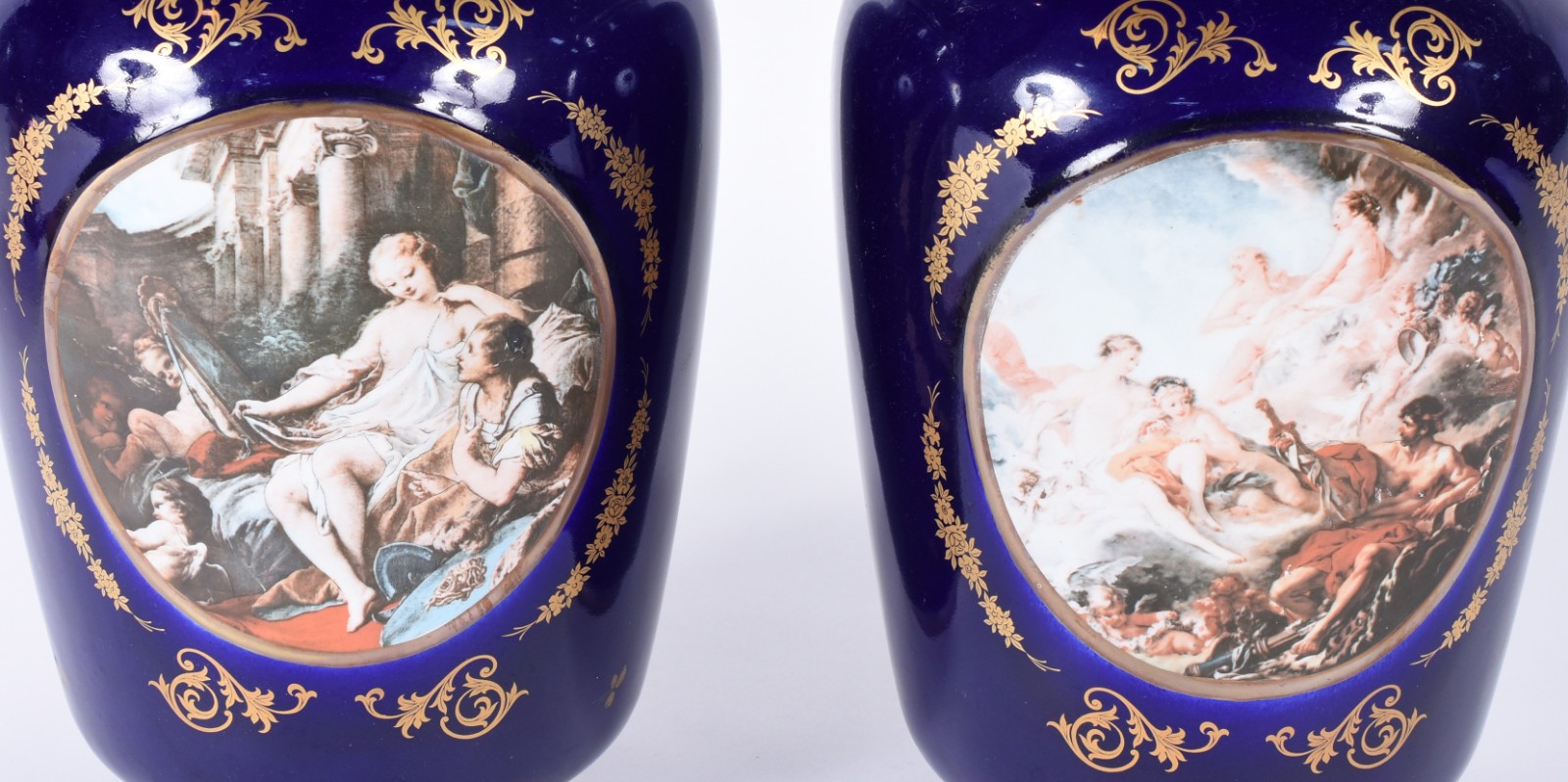 Par de potiches italianos de porcelana azul cobalto, medalhões em... - foto 2 de 6