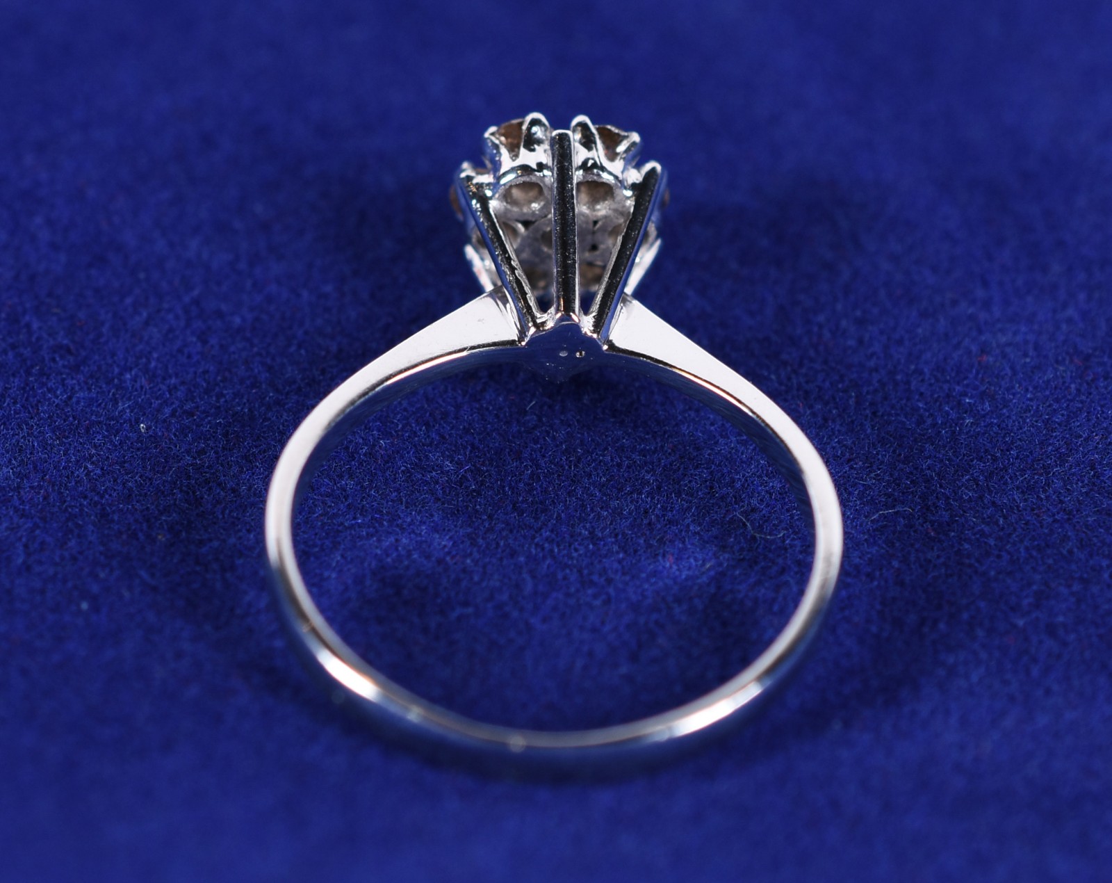 Anel de ouro branco 18k feitio chuveiro, aro 17 (Por motivos de... - foto 3 de 3