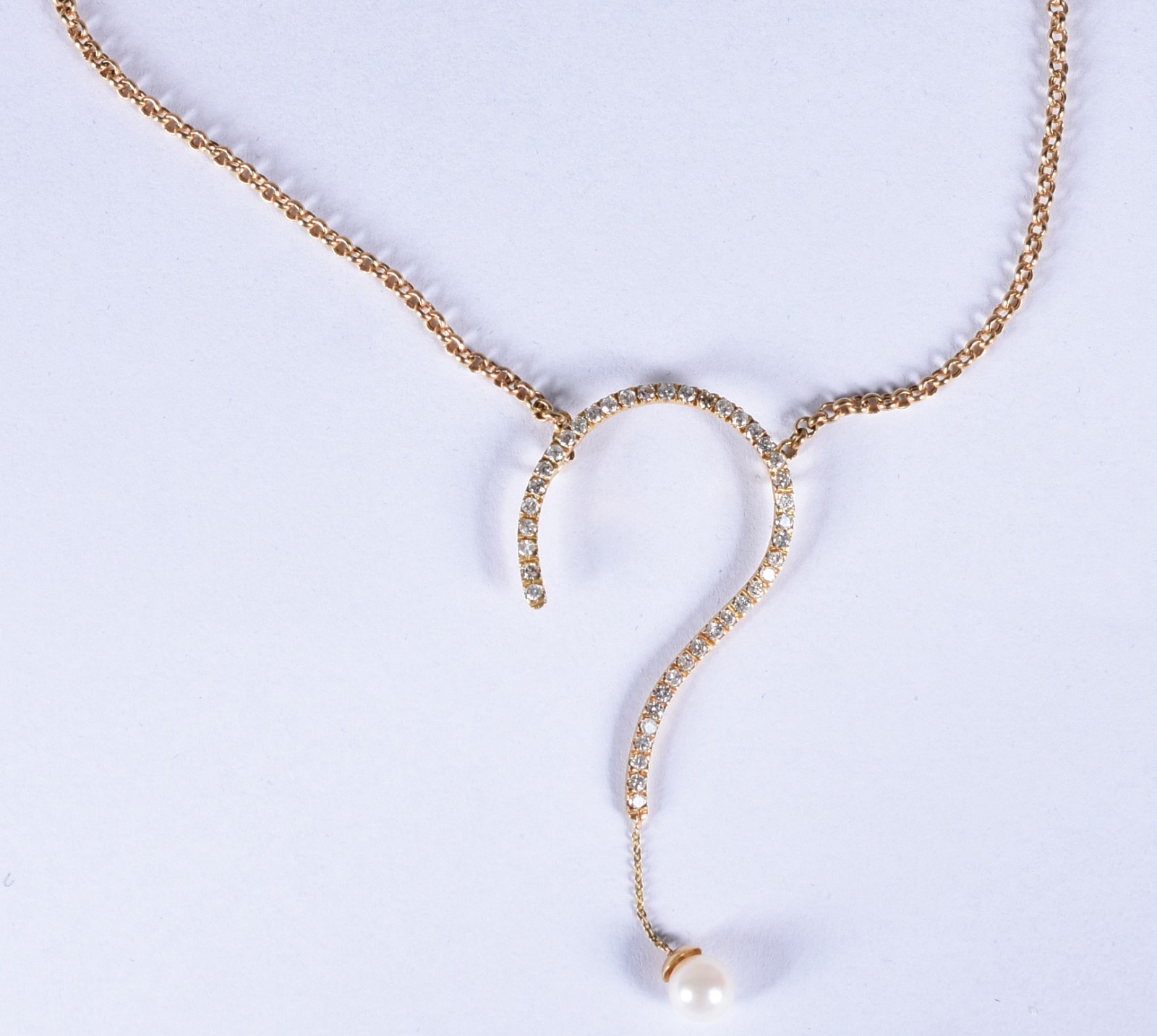 Colar de ouro 18k, contraste 750 com pingente cravejado de brilhantes... - foto 1 de 5
