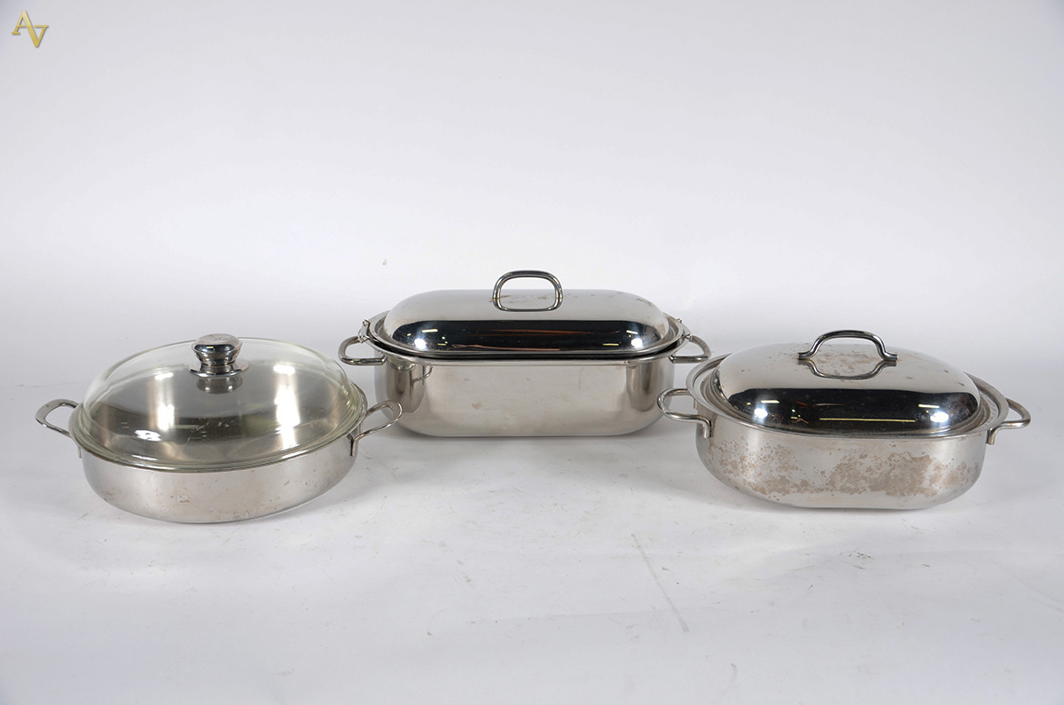 Diversas peças em metal prateado marca WMF constando de: Bandeja, 3... - foto 1 de 3