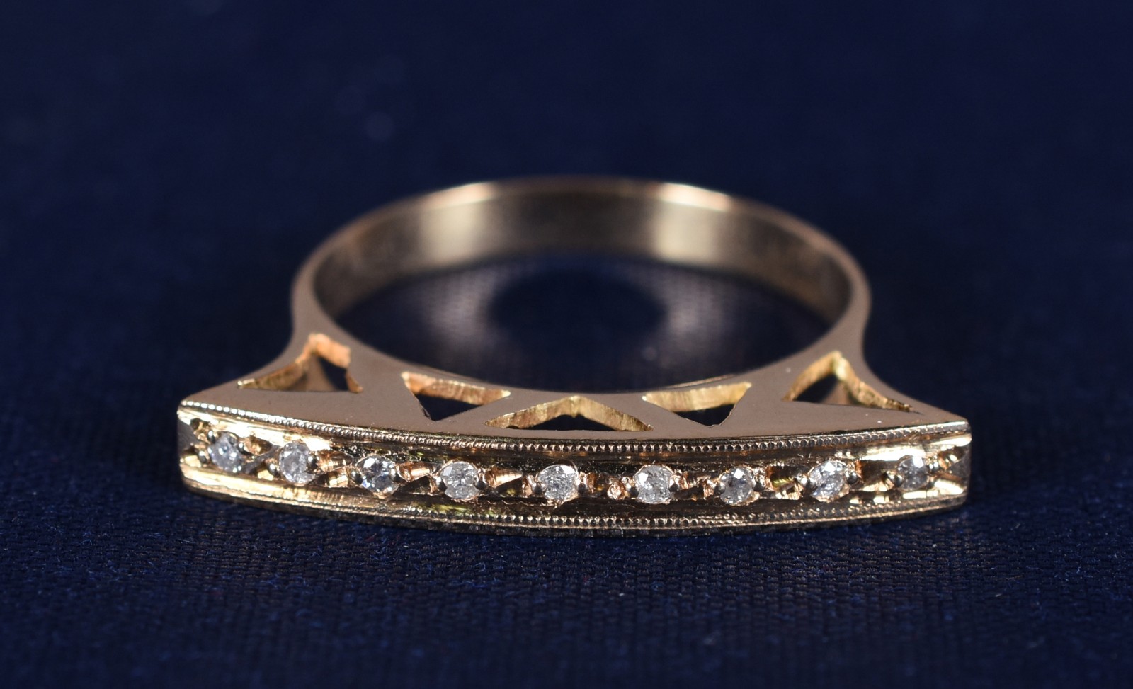 Anel de ouro 18k, contraste 750 com 9 brilhantes, aro 18 (Por motivos... - foto 1 de 3