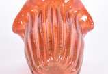 Vaso de vidro decorativo na cor laranja. - Vaso de vidro decorativo na cor laranja.