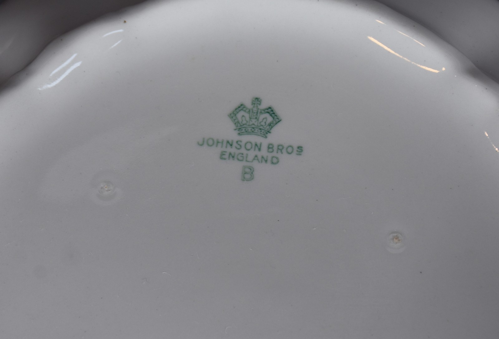 Aparelho de jantar de faiança inglesa Johnson Bros na cor branca com... - foto 5 de 6