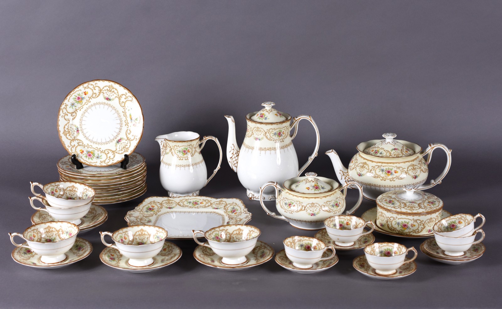 Serviço de chá e café de faiança inglesa Paragon, China Potters to... - foto 2 de 6