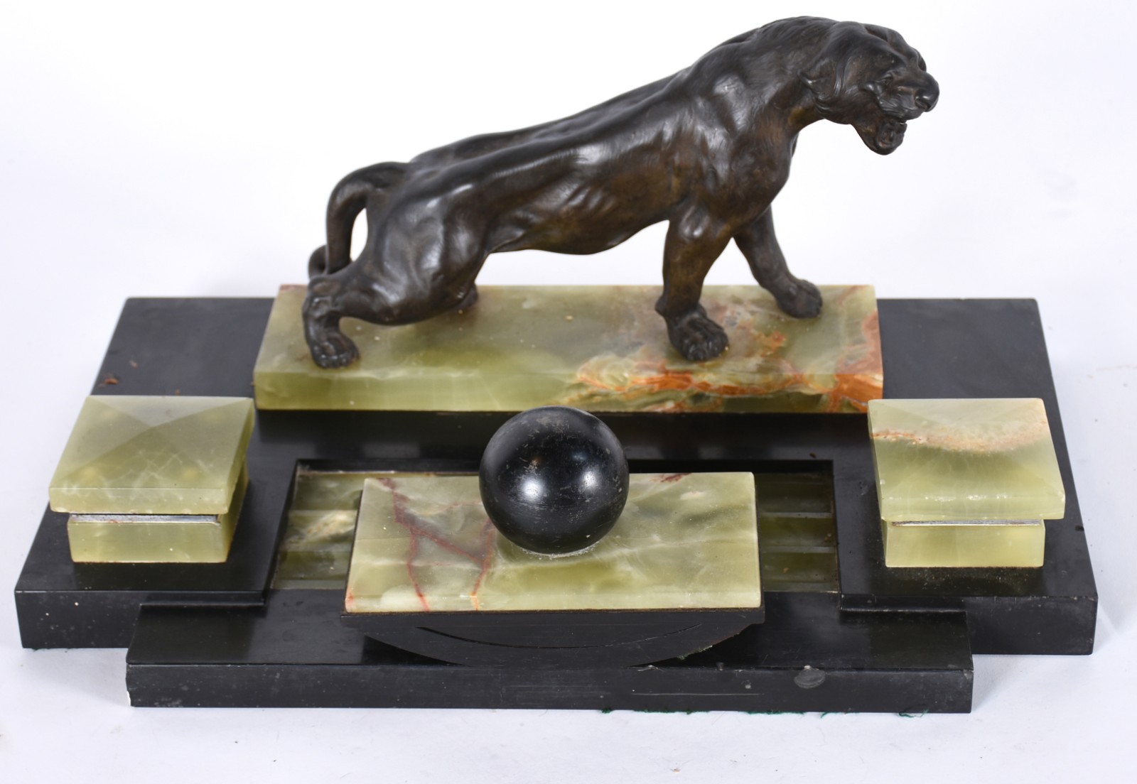 Tinteiro Art Deco em mármore negro e ônix verde, decorado com figura... - foto 1 de 6
