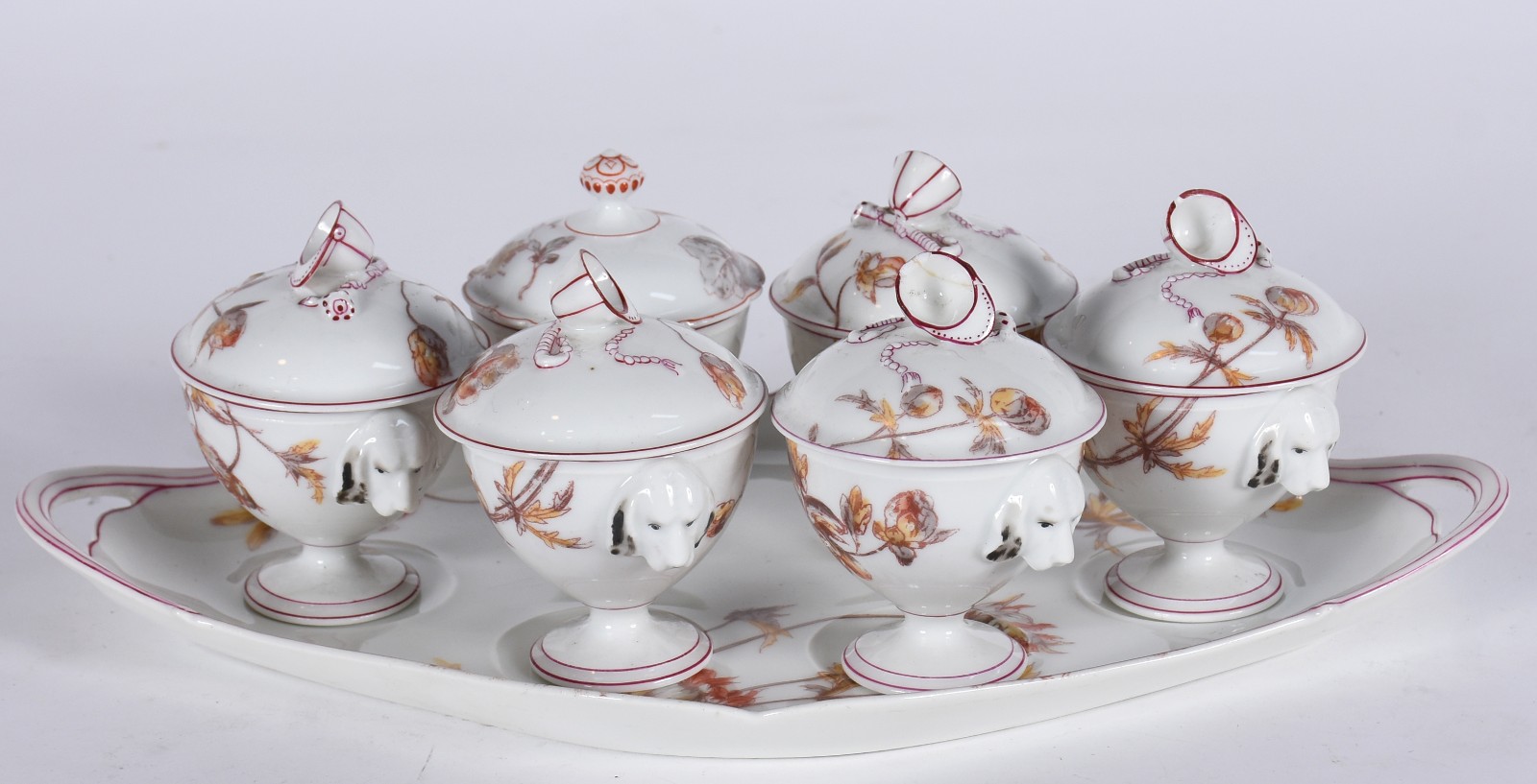 Seis cremeiras e presentoir de porcelana francesa com flores em... - foto 1 de 9